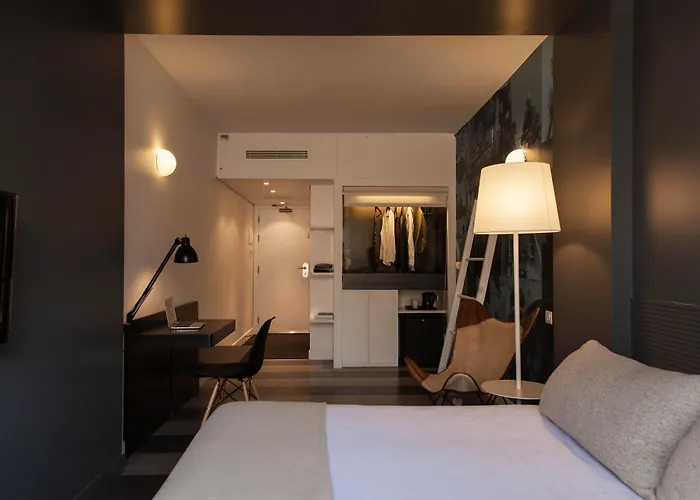 Sixties Ramblas Hotel