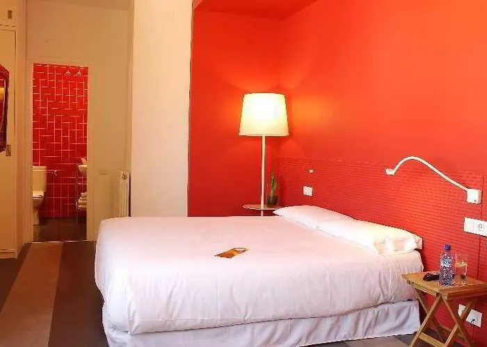 Sixties Ramblas 3* برشلونة